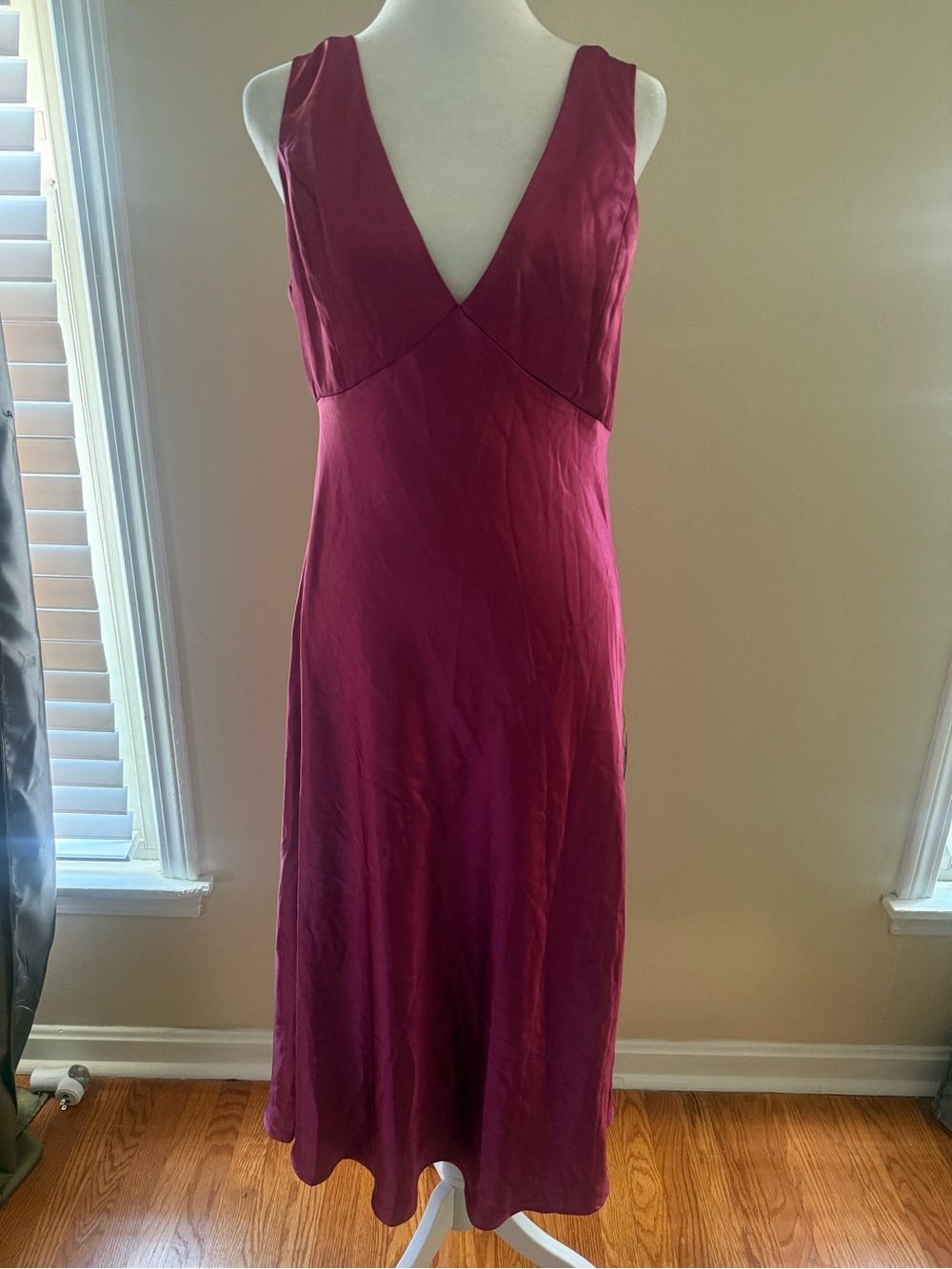 Lulus Wine Red Satin Open Back MIDI Dress | NWT 💗